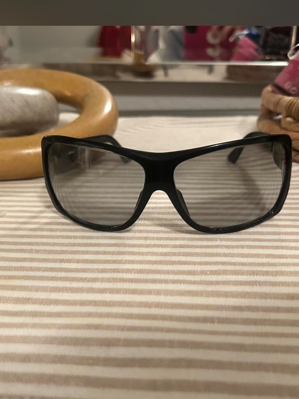 Chanel rhinestone sunglasses - Picture 5 of 7